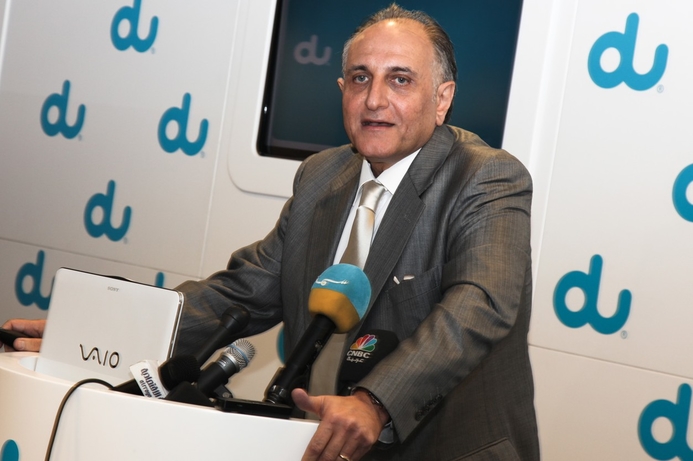 Du will work to advise customers on alternative email clients for smartphones, said Sultan. No financial impact from BlackBerry suspension says du CEO