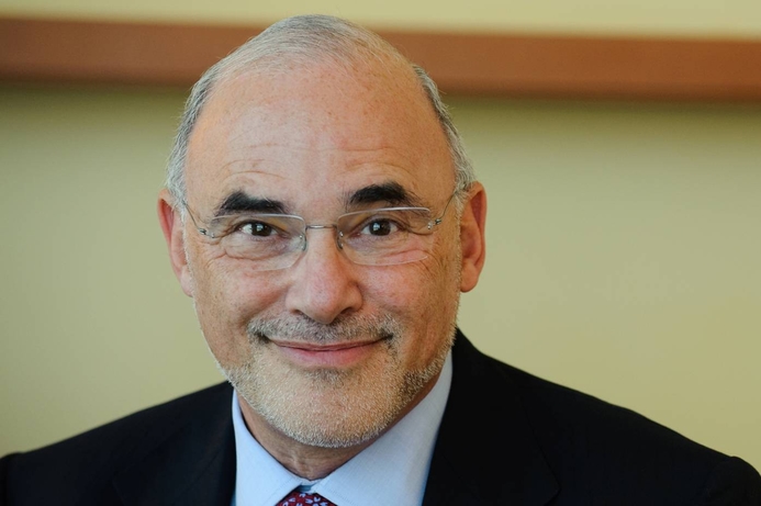 HP's new CEO Leo Apotheker is being accused of industrial espionage by Oracle chief Larry Ellison. Oracle aims to drag HP into SAP legal spat