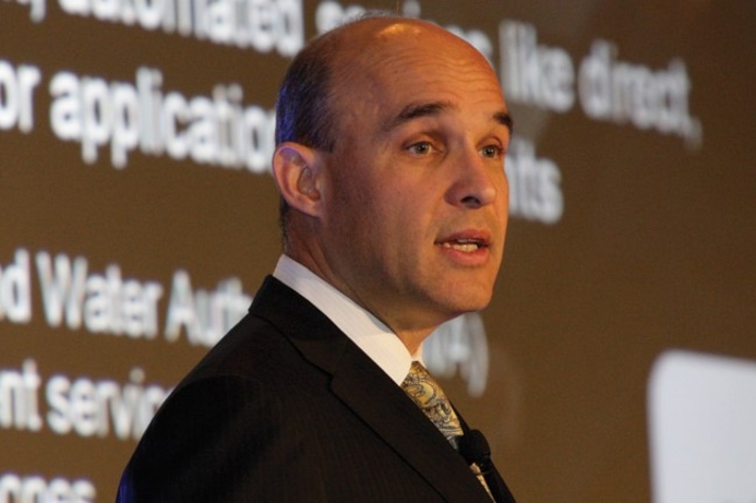 Balsillie: Partnership with TRA, du and Etisalat is focused on applications. RIM finds partner in TRA
