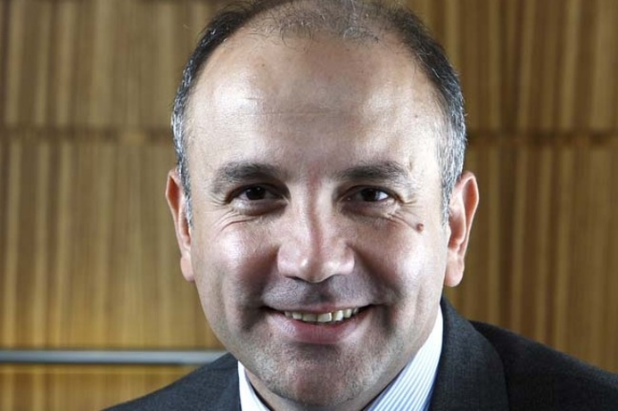 Hassan Kasbani said the rate at which revenues were declining slowed in the last quarter. Mobinil adds 2.3 million users in Q3
