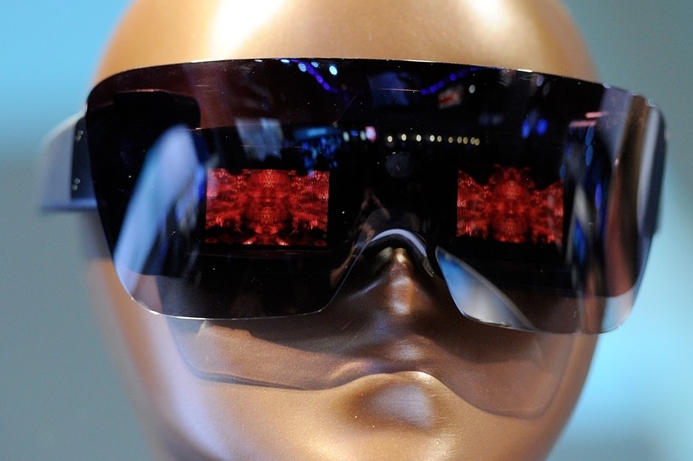 The Polaroid GL20 Camera Glasses combine fashion with function. Polaroid fuses fashion with function