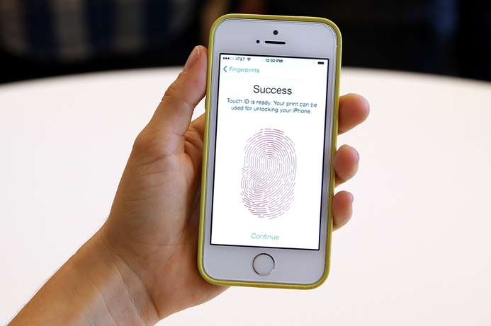 the iPhone 5s comprised 3.7% of total handsets registered on UAE networks. iPhone 5s continues to be most popular smartphone in UAE