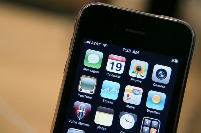 App allows third-party software to work on the new iPhone even if it’s not approved by Apple. Teen creates app that jailbreaks iPhone 3GS