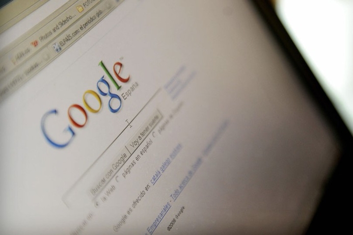 Internet scammers claiming to aid US homeowners, trying to save their properties from foreclosure, have been placing fraudulent ads on all three major search engines; Google, Bing and Yahoo. Google, Bing, Yahoo embroiled in ad scam
