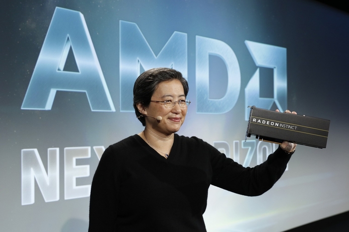 AMD president and CEO Lisa Su launches the new 7nm Radeon GPU. AMD unveils 7nm data centre GPUs