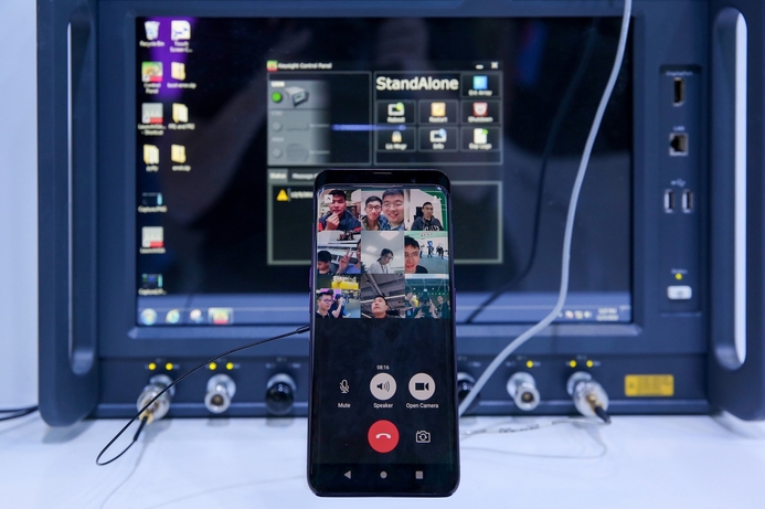 OPPO Find X 5G prototype is intended to help with development of 5G applications. OPPO launches 5G prototype smartphone