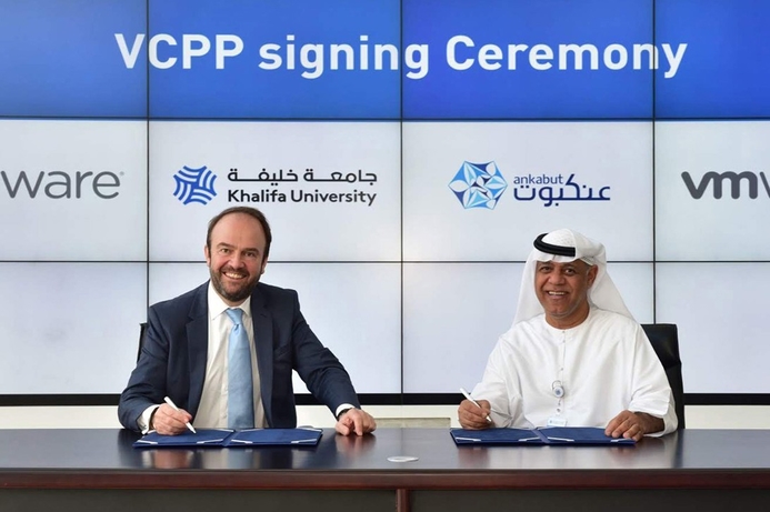 Henri van der Vaeren, VP South Europe, Middle East & Africa at VMware signs a digital transformation partnership with Fahem Nuaimi, CEO, Ankabut to transform learning experiences for academic institutions in the UAE, regionally, and worldwide. Ankabut signs partnership with VMware