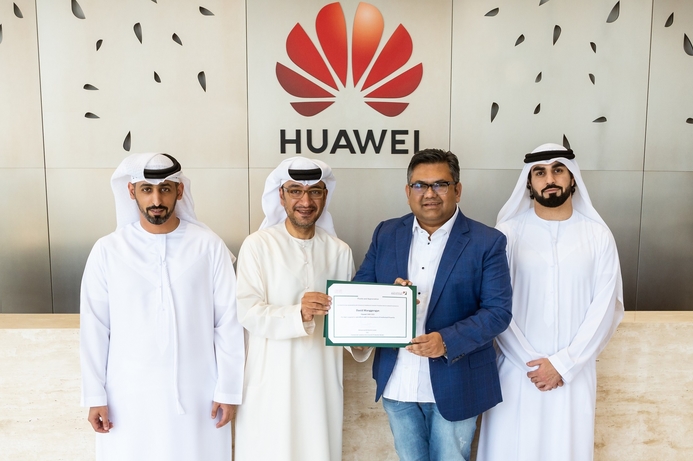 Law and regulation, Intellectual Property, Huawei Consumer (consumer.huawei.com/ae-en/) Dubai Economic Department honors Huawei CBG for IP management support
